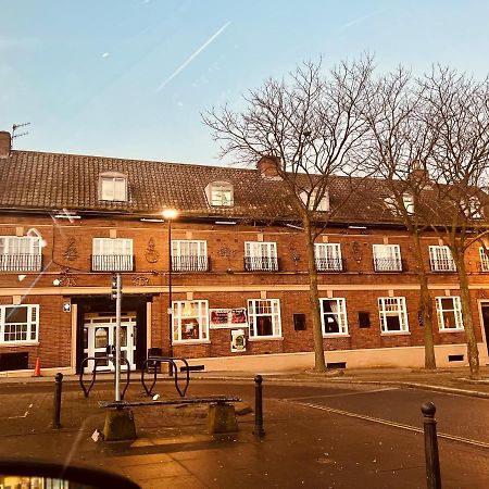 Sneyd Arms Hotel Tunstall Chatterley Buitenkant foto