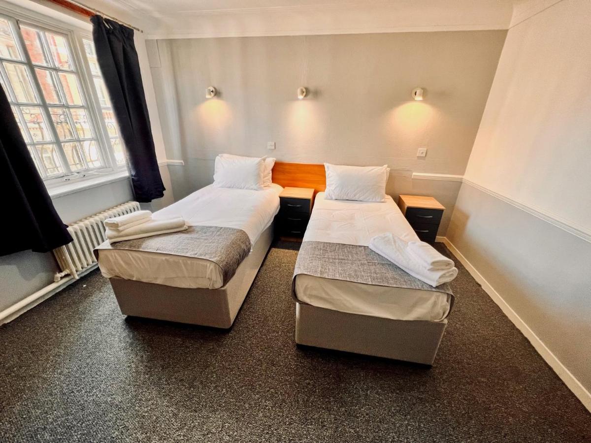 Sneyd Arms Hotel Tunstall Chatterley Buitenkant foto